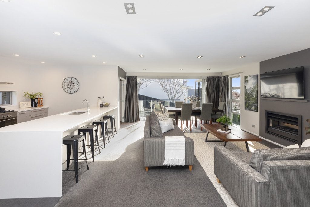 20 Rushden Rise, Westmorland, Christchurch - Carousel 2