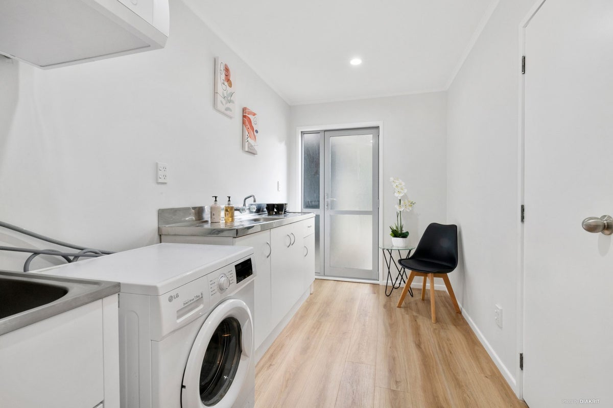 21 Rodney Street, Howick, Auckland - Carousel 17