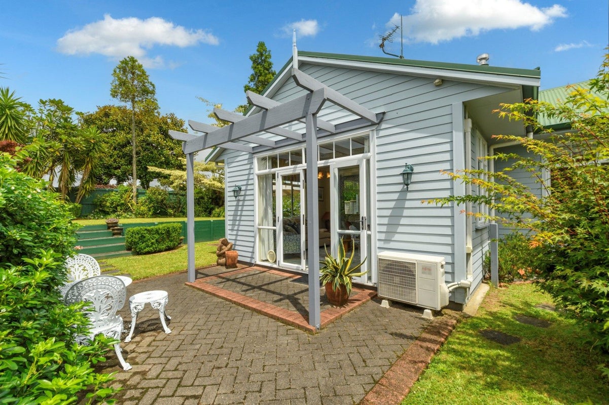 1 Elderton Avenue, Pyes Pa, Tauranga - Carousel 17