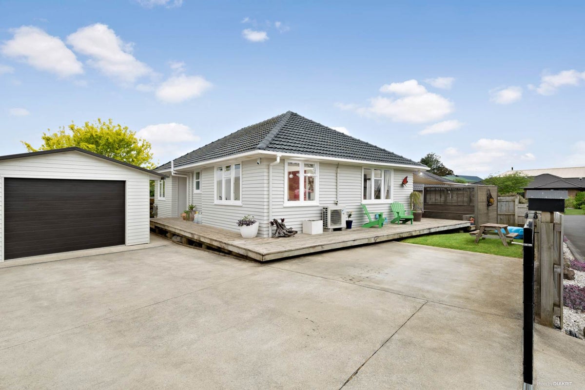 3 Allans Way, Waiuku, Waiuku - Carousel 1