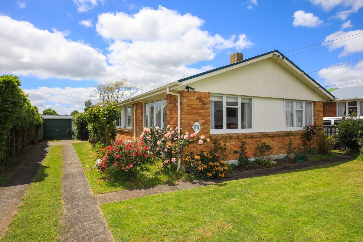 1170 Hazelmere Crescent, Te Awamutu, Te Awamutu - Carousel 1