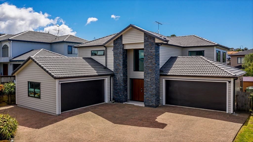 84 Hugh Green Drive, Pinehill, Auckland - Carousel 1