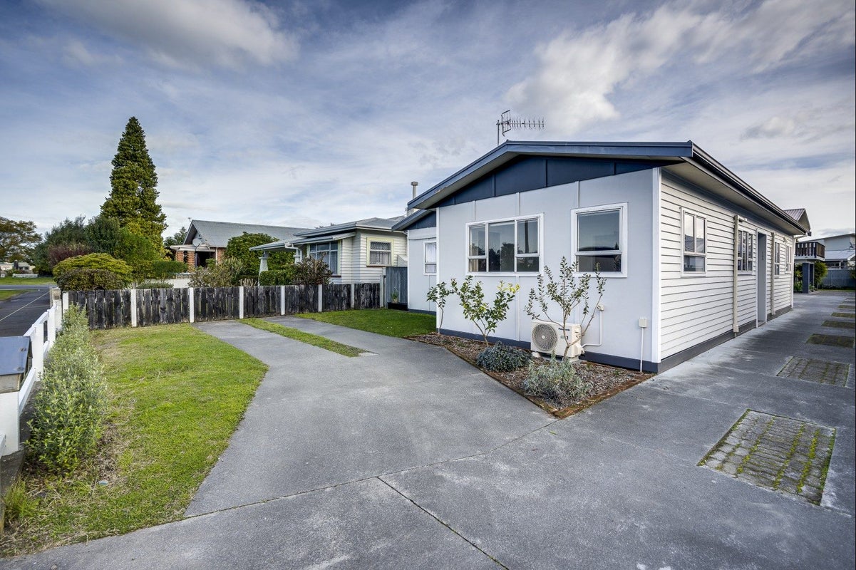16A Georges Drive, Napier South, Napier - Carousel 1