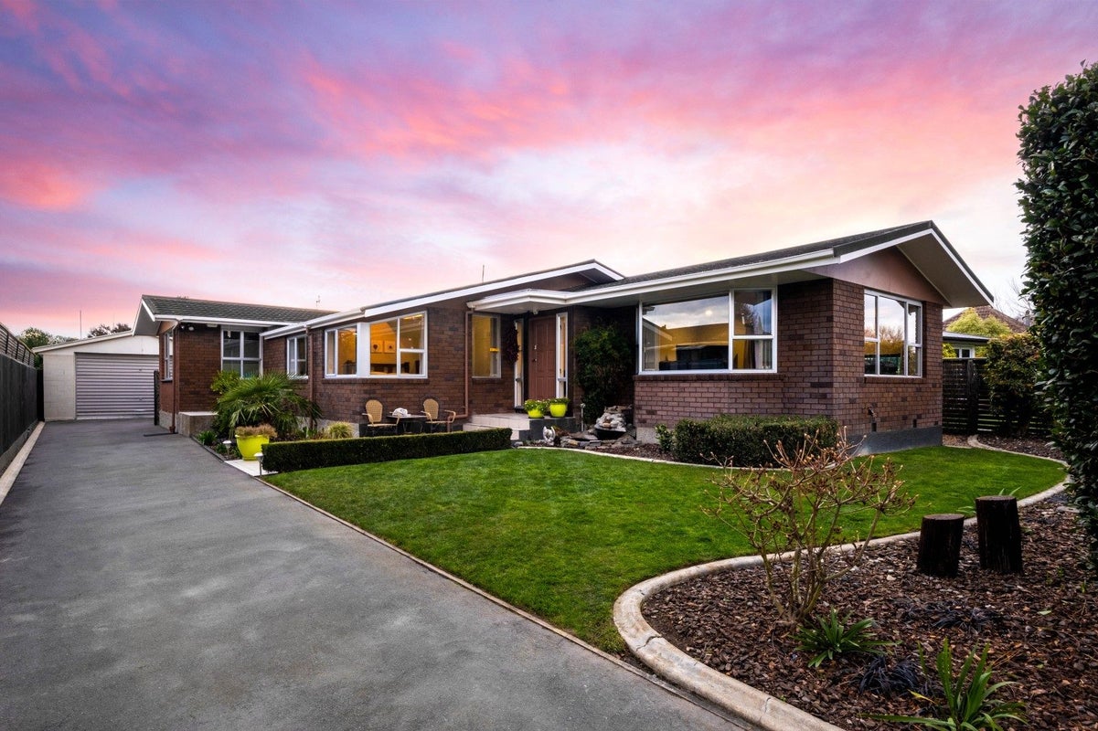 30 Glenharrow Avenue, Avonhead, Christchurch - Carousel 1