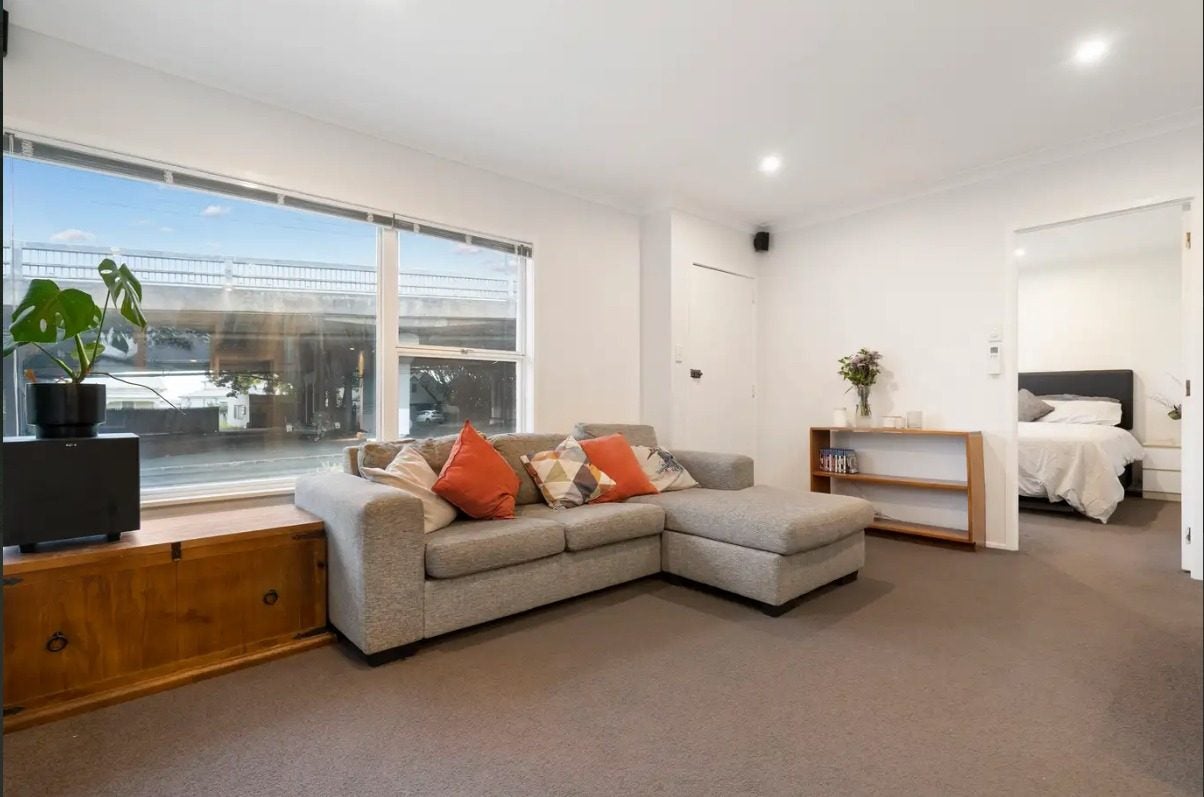 2/10 Princes Street, Northcote Point, Auckland - Carousel 2