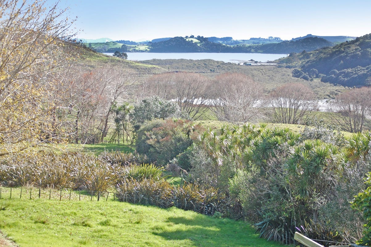 32 Waterview Crescent, Kaiwaka - Carousel 2