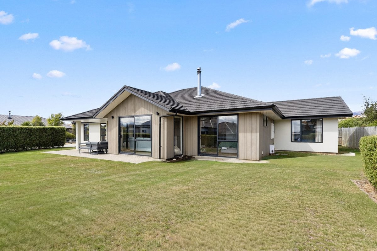 27 Marbleleaf Lane, Albert Town, Wanaka - Carousel 1