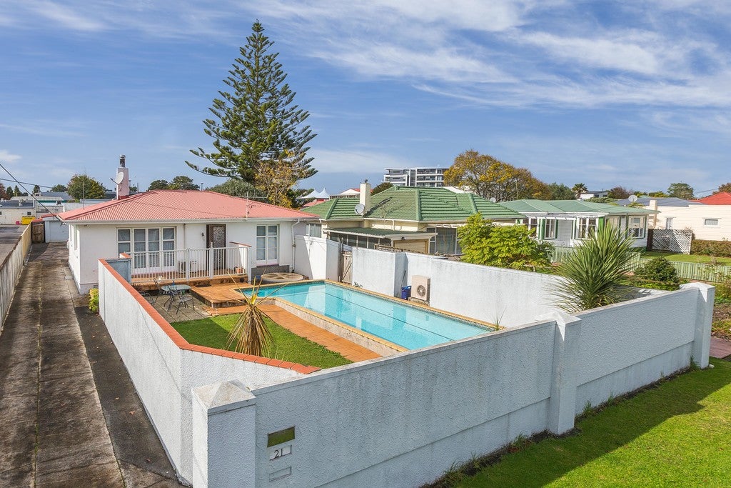 21 Peachgrove Road, Te Atatu Peninsula, Auckland - Carousel 12