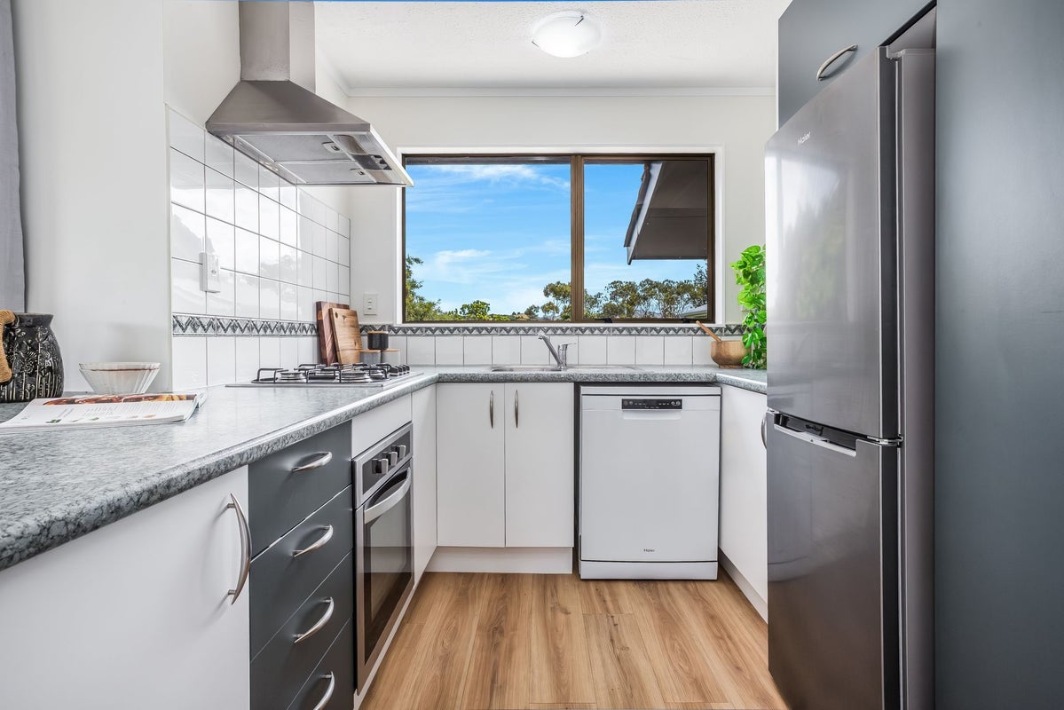 79 Discovery Drive, Whitby, Porirua - Carousel 2