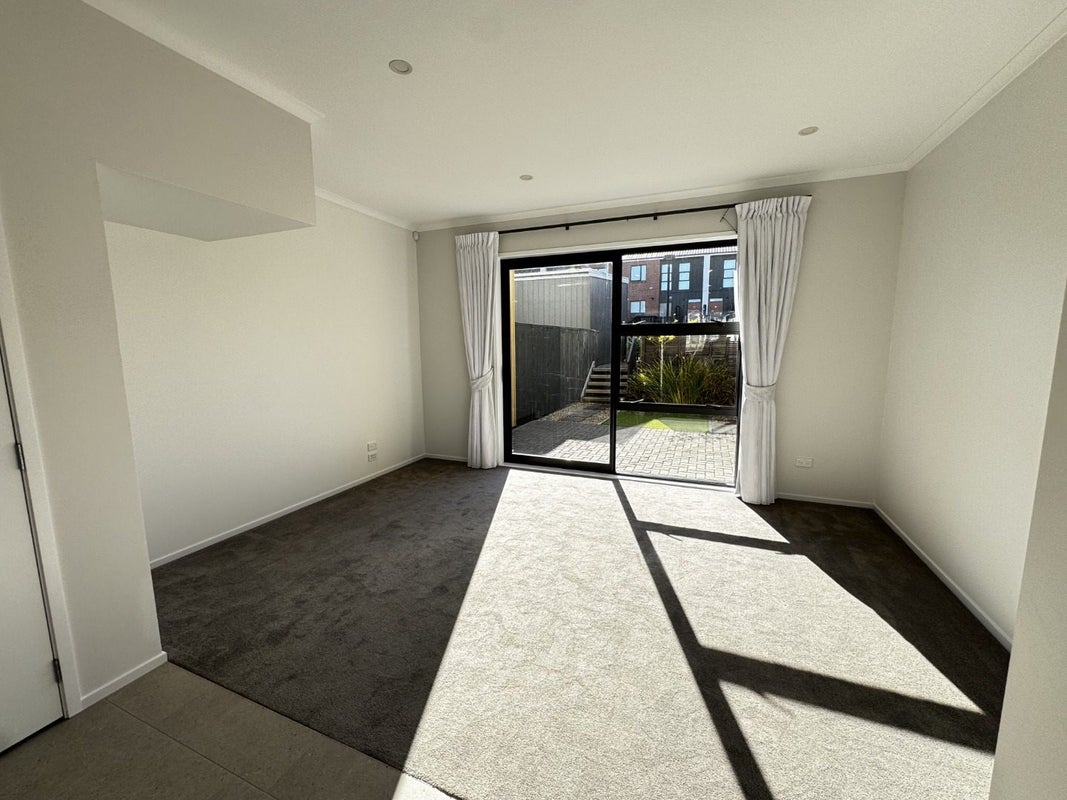 12 Kapia Road, Westgate, Auckland - Carousel 2