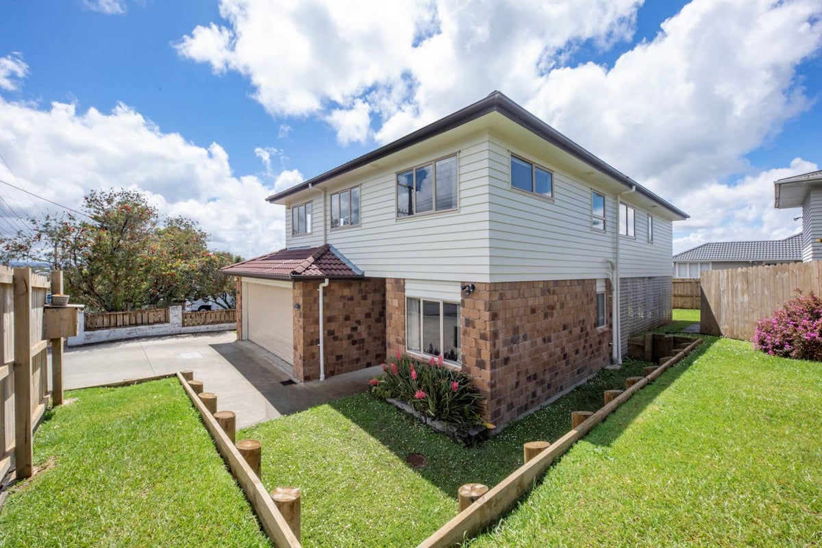 13 Gilliam Street, New Lynn, Auckland - Carousel 2