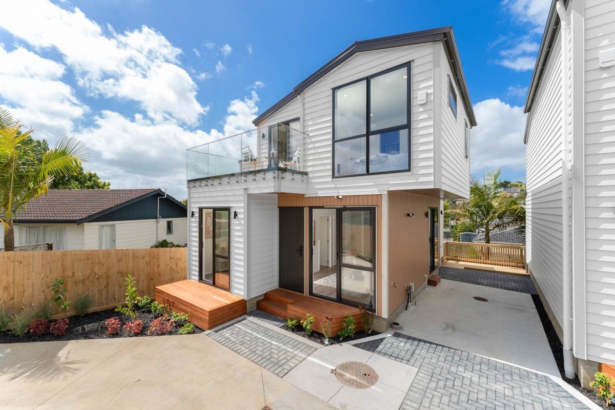 6C Julia Place, Totara Vale, Auckland - Carousel 2