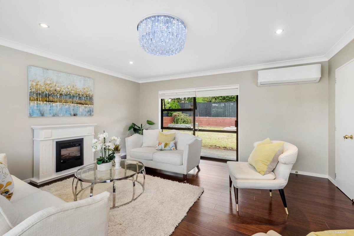 9 Scorpio Place, Windsor Park, Auckland - Carousel 2