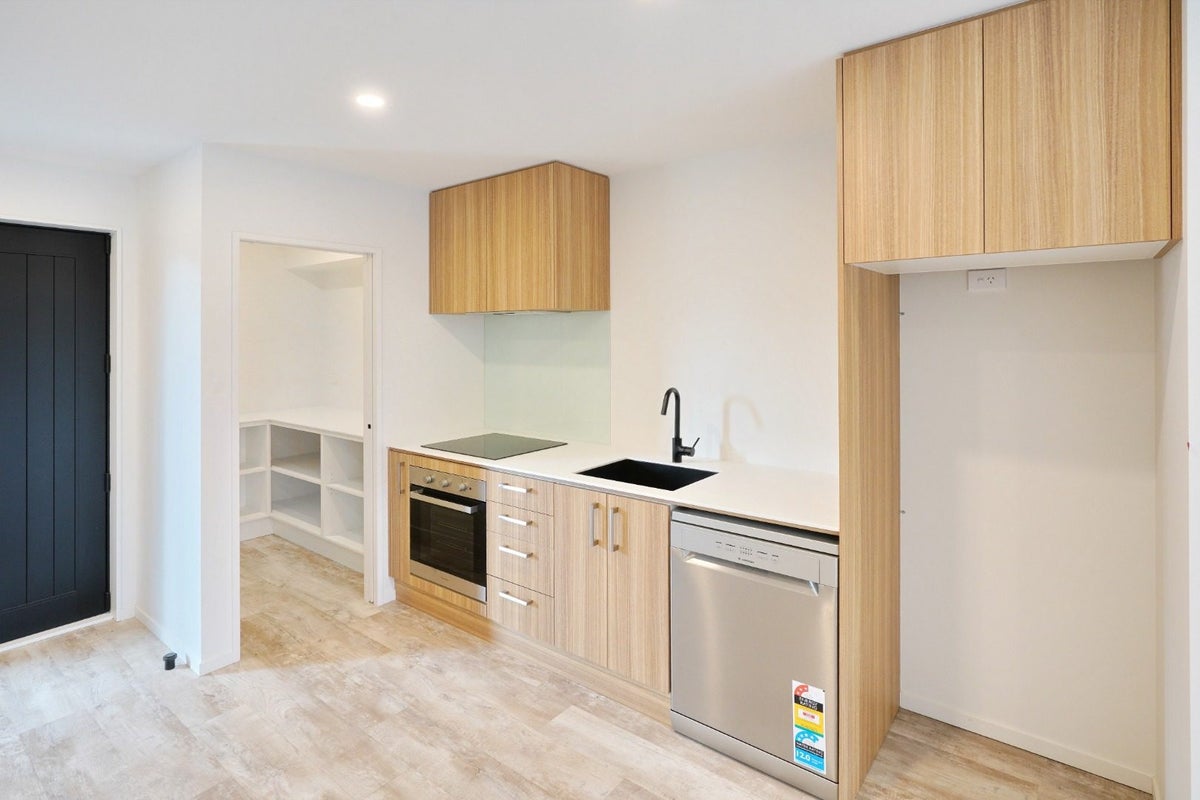 4/31 Champion Street, Edgeware, Christchurch - Carousel 2