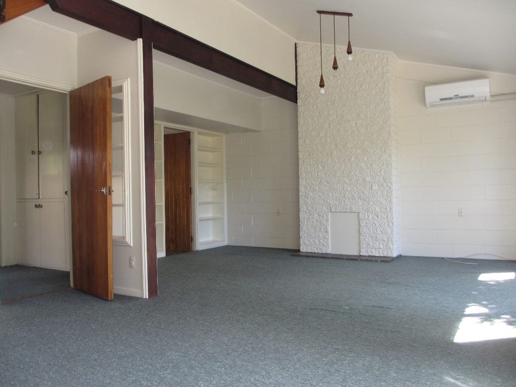 54 Holly Road, St Albans, Christchurch - Carousel 1