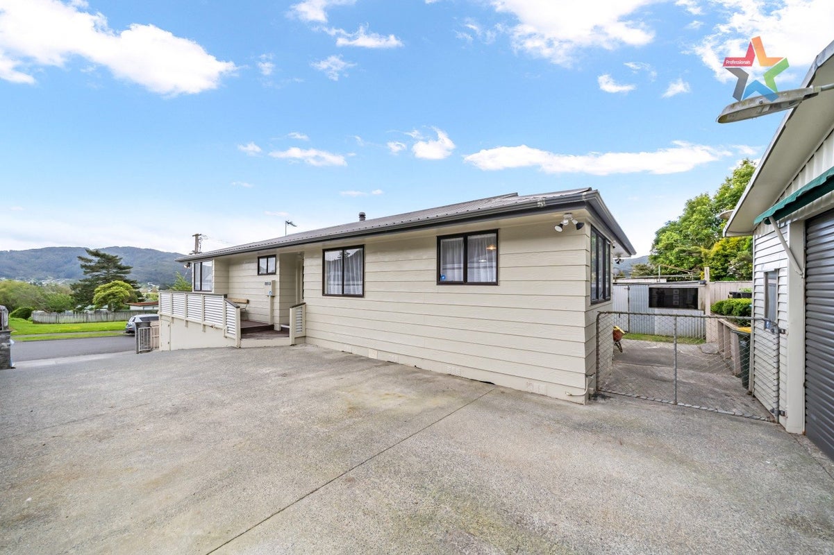37 Castlerea Street, Wainuiomata, Lower Hutt - Carousel 18