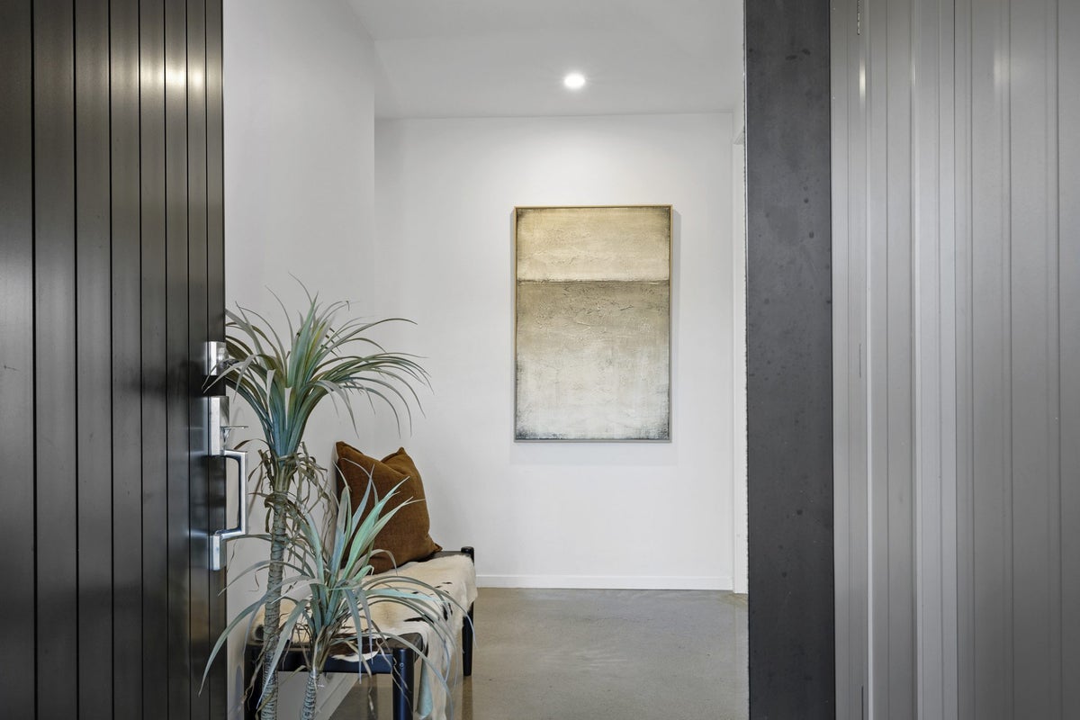 15 Desmond Place, Bell Block, New Plymouth - Carousel 2