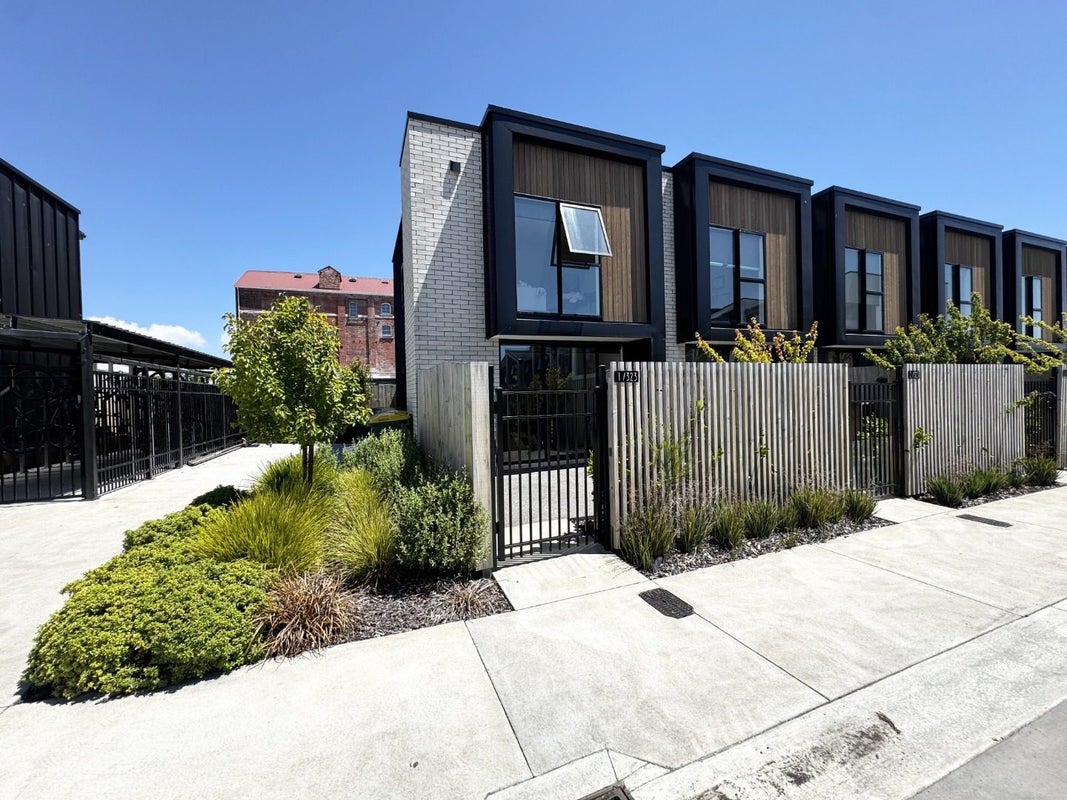 1/323 Lincoln Road, Addington, Christchurch - Carousel 1