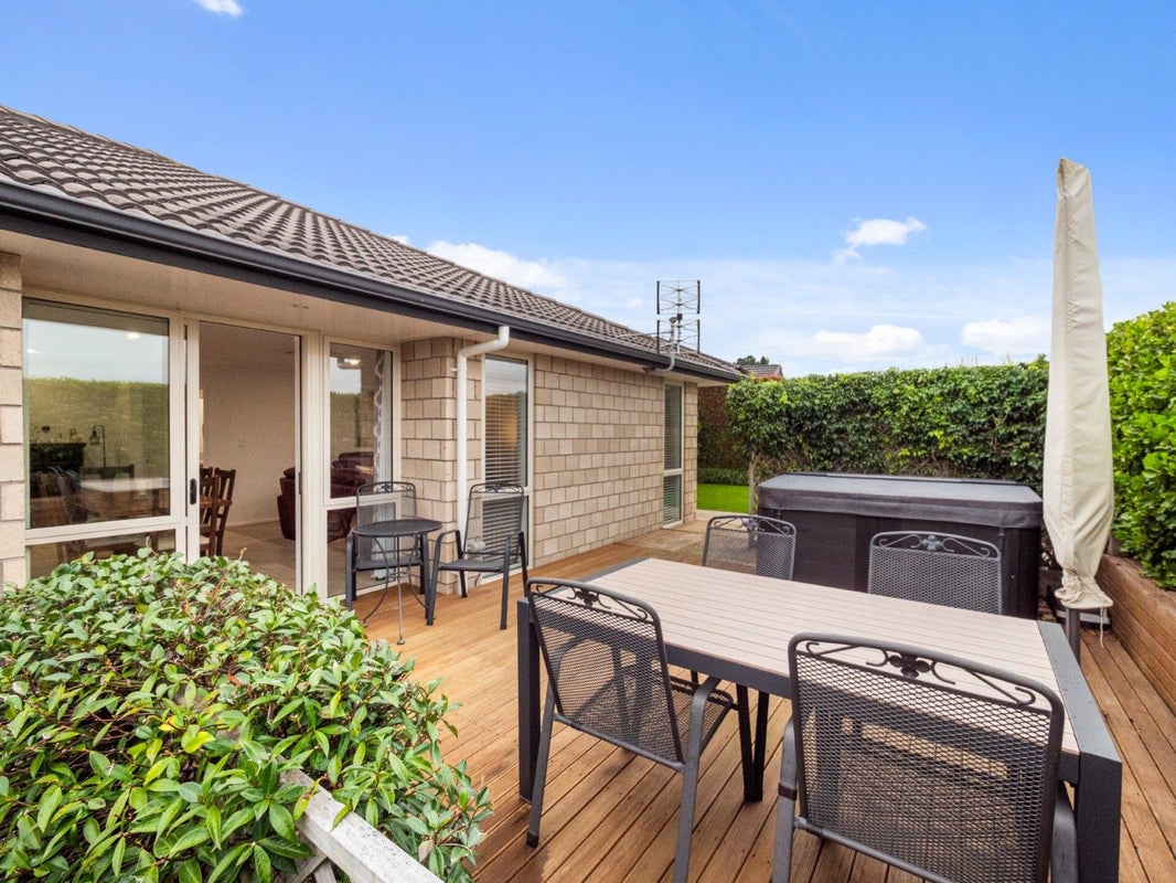 20 Hastings Road, Pyes Pa, Tauranga - Carousel 1