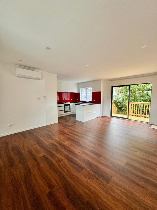 18 Memorial Avenue, Mount Roskill, Auckland - Carousel 2