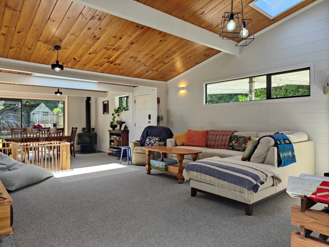 46 Derwent Street, Island Bay, Wellington - Carousel 2