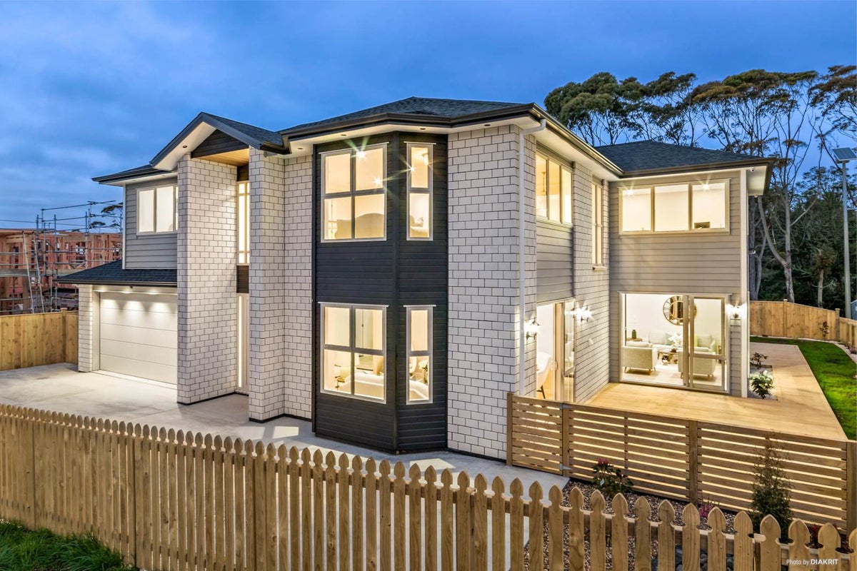 54 Mettam Drive, Swanson, Auckland - Carousel 1