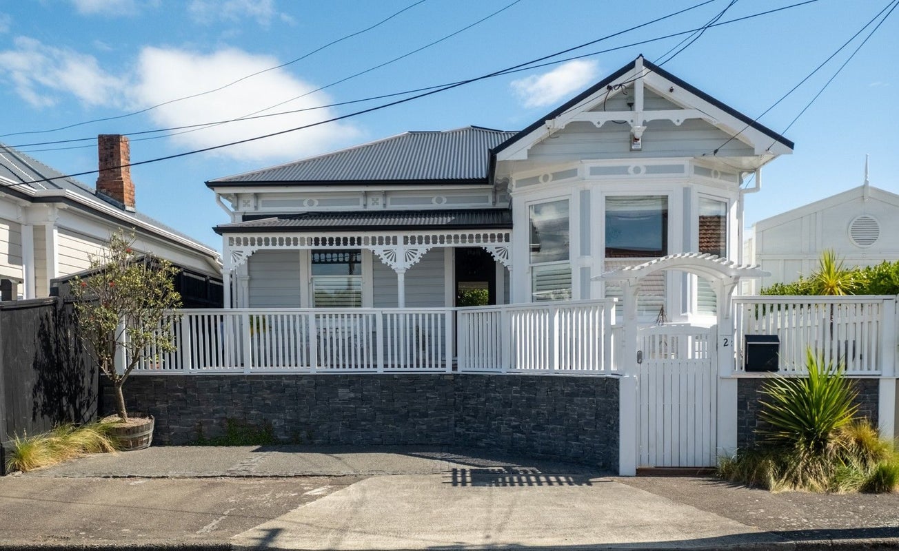 2 Adelaide Street, Petone, Lower Hutt - Carousel 1