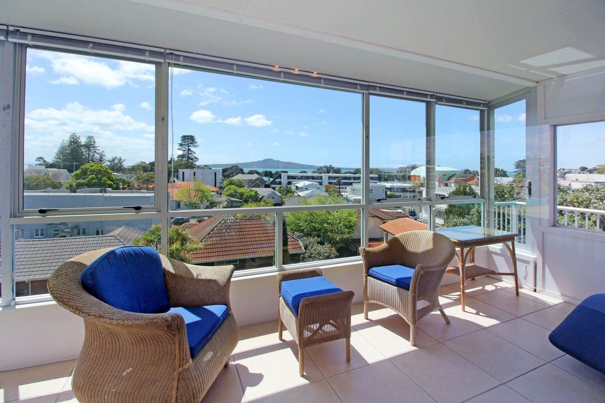 8/16 Atkin Avenue, Mission Bay, Auckland - Carousel 2