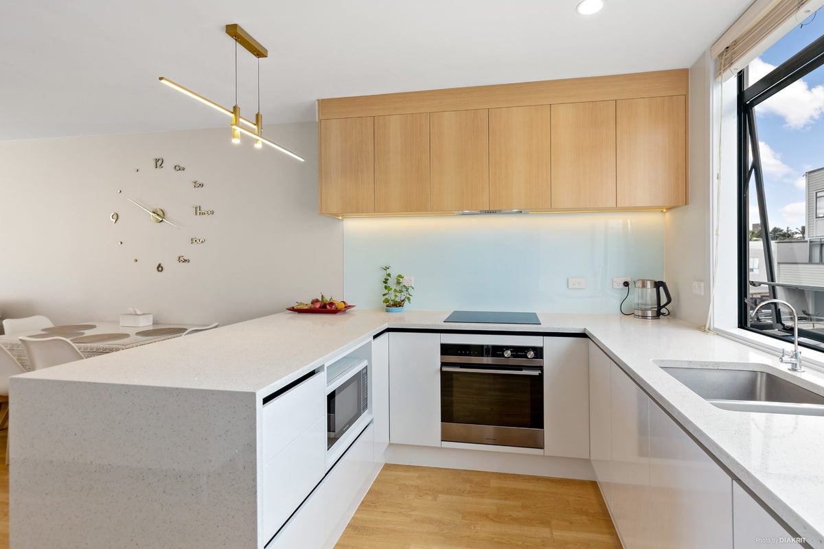 127B Queens Road, Panmure, Auckland - Carousel 2