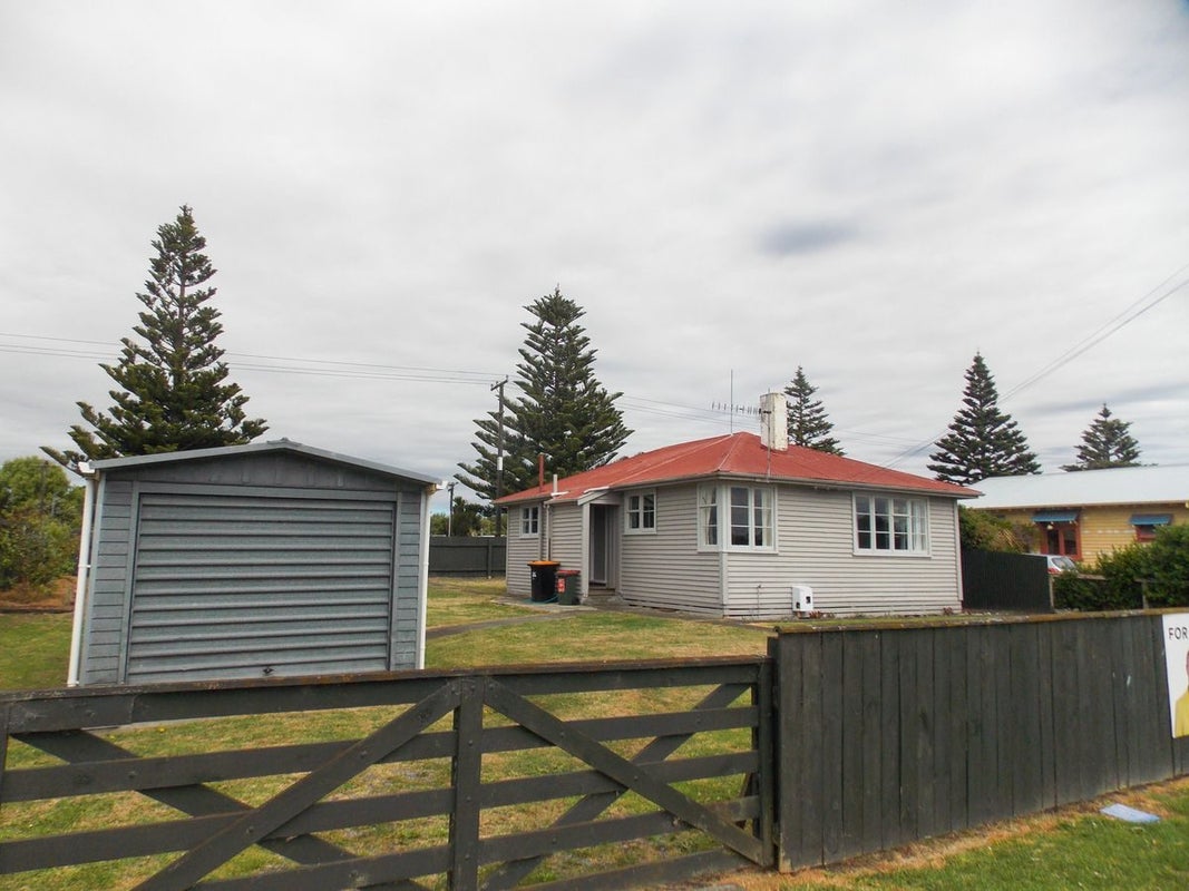 3 Ngaire Street, Longburn, Palmerston North - Carousel 1