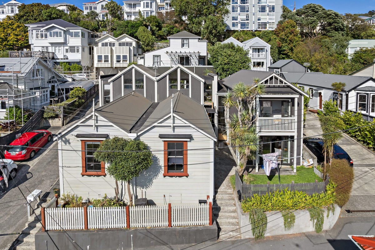 13 Boston Terrace, Aro Valley, Wellington - Carousel 1