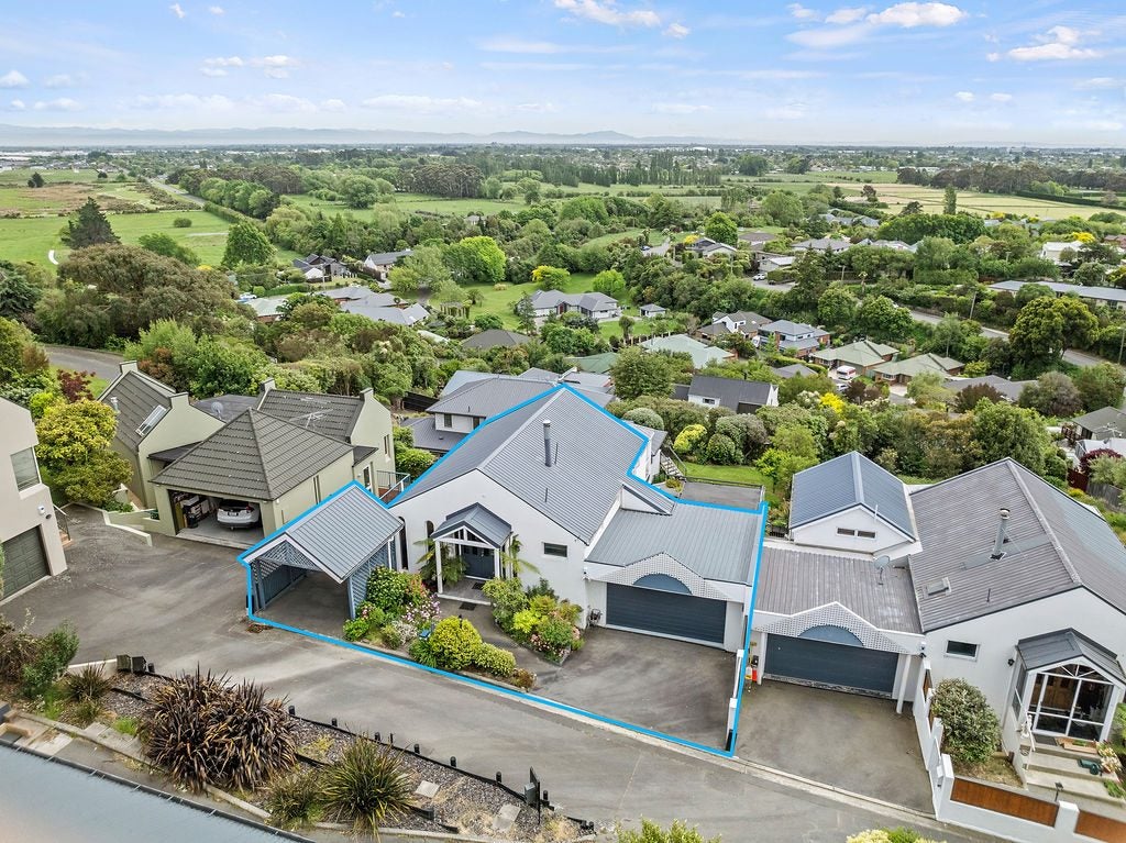 11 Uldale Place, Westmorland, Christchurch - Carousel 1