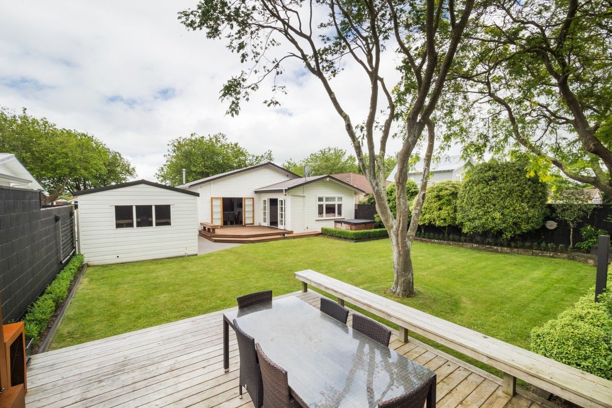 15 Mere Mere Avenue, Palmerston North, Palmerston North - Carousel 21