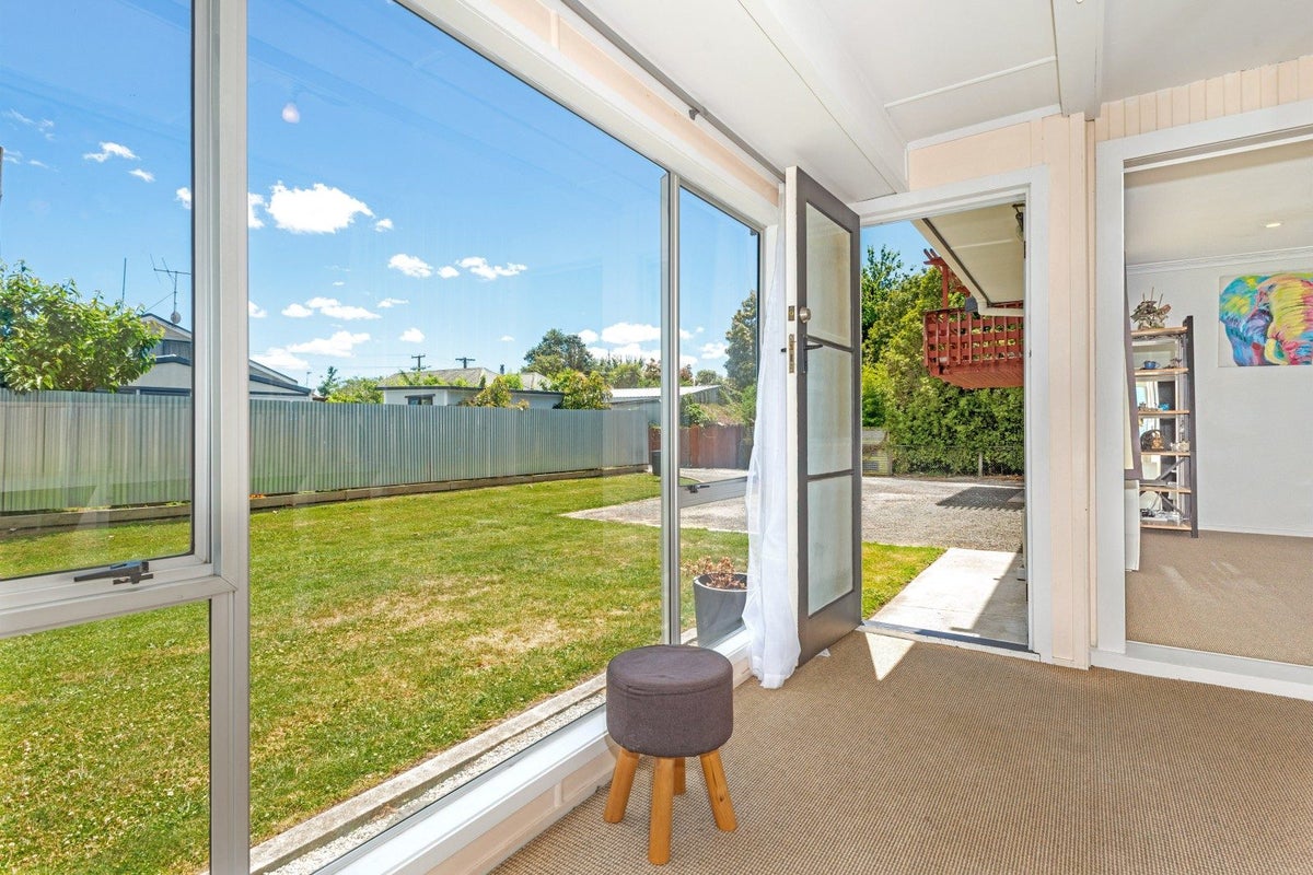2/10 Queens Road, Elgin, Gisborne - Carousel 2