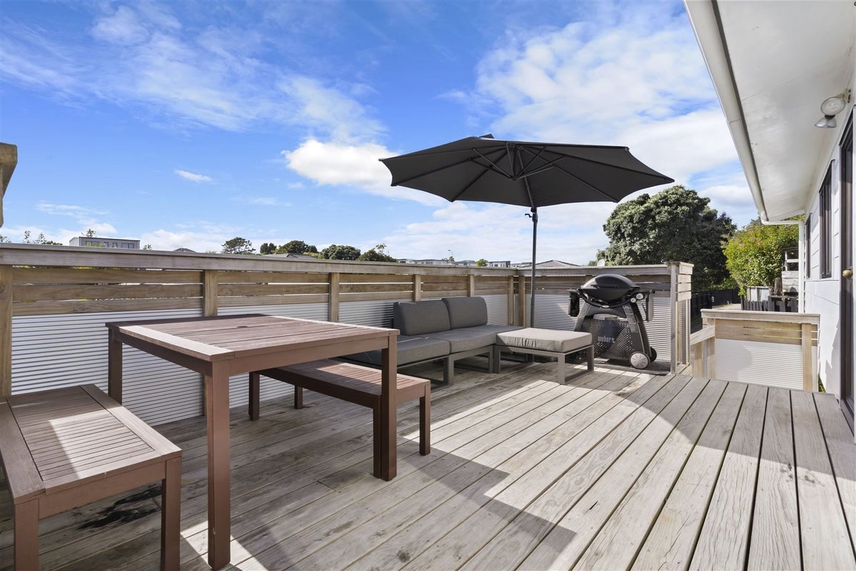 1/8 Brookfield Road, Te Atatu Peninsula, Auckland - Carousel 2