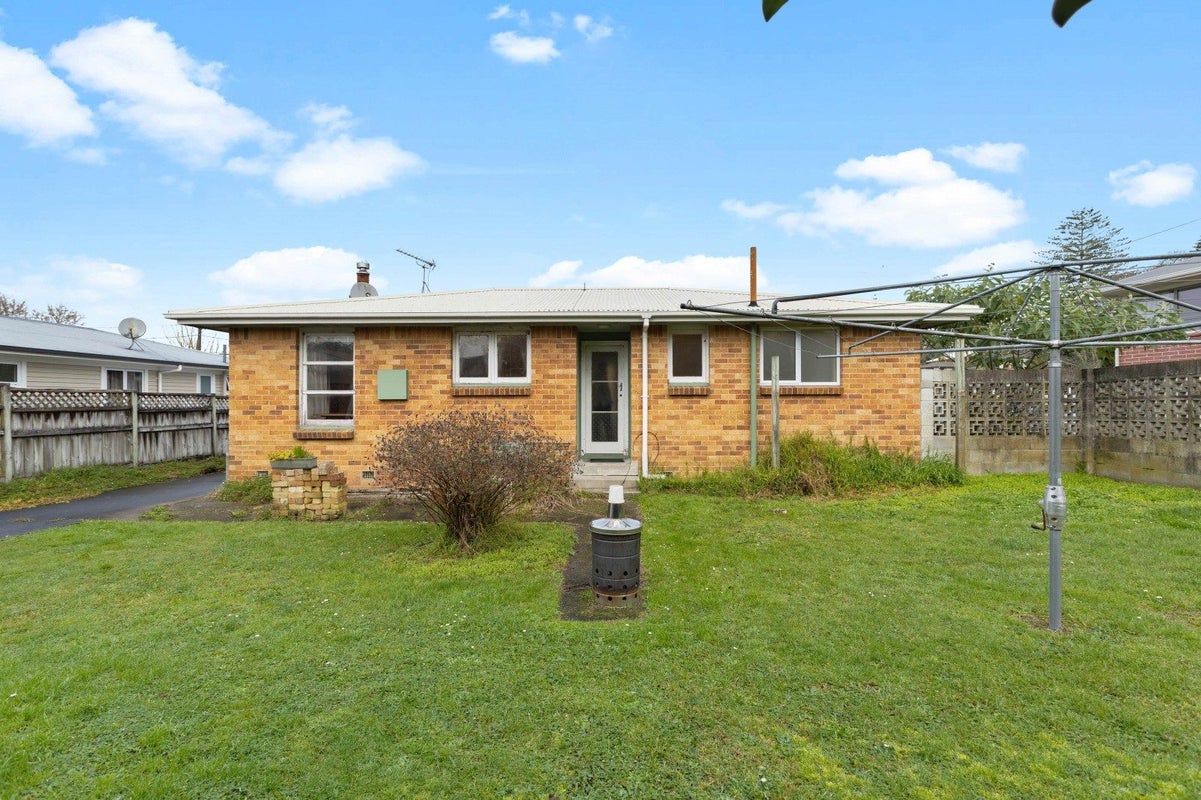 4 Brennan Place, Hillcrest, Hamilton - Carousel 2