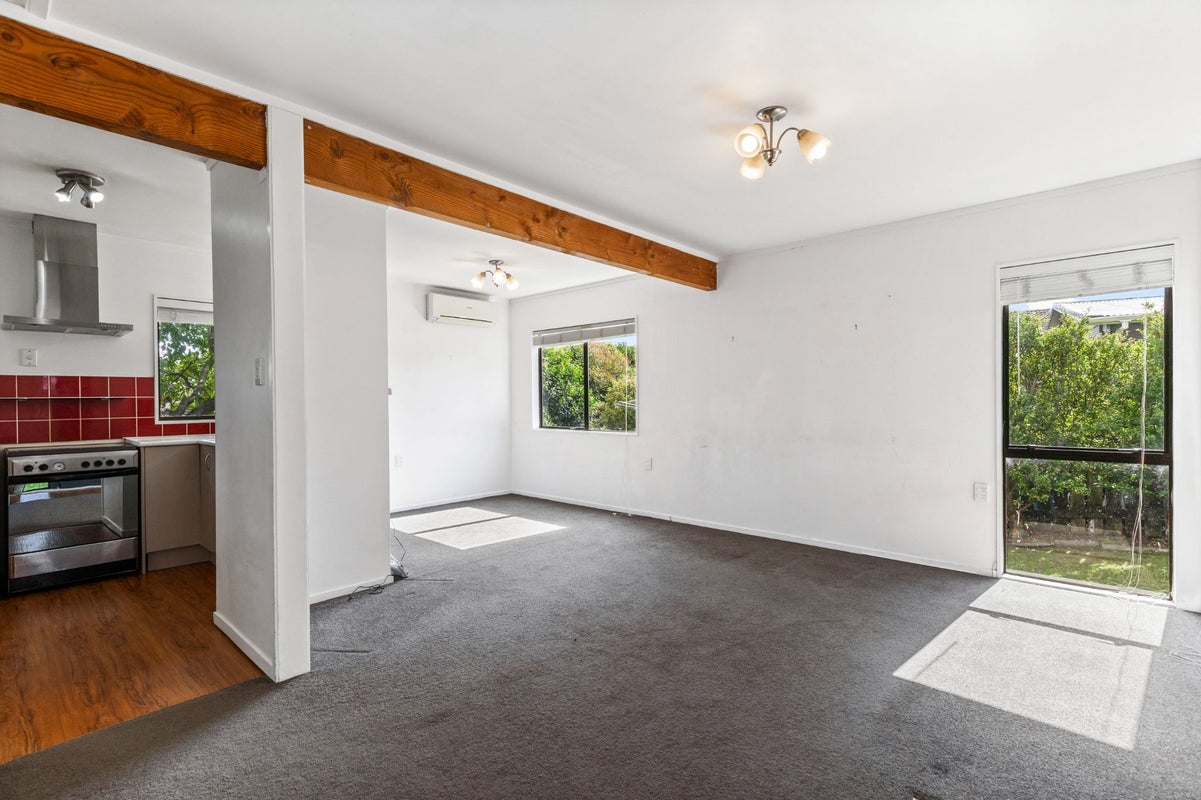 24 Karamu Street, Te Atatu Peninsula, Auckland - Carousel 2