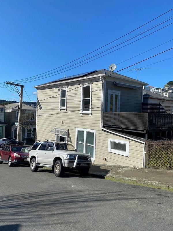5 Devon Street, Aro Valley, Wellington - Carousel 1