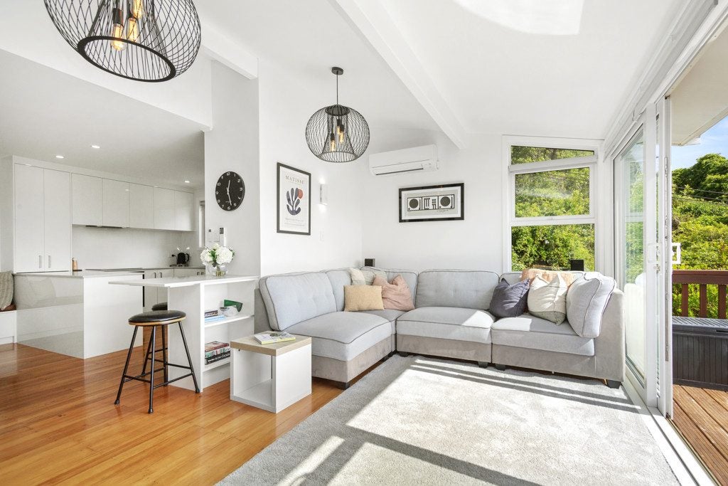 25 Voltaire Street, Karori, Wellington - Carousel 1