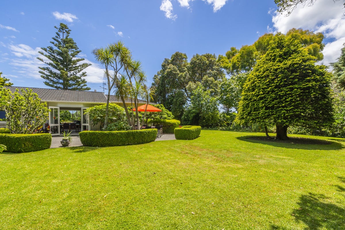286 Main Road North, Waikanae - Carousel 2