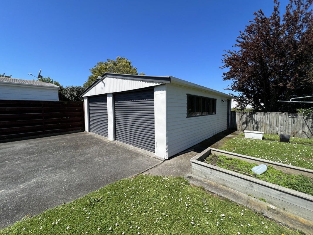 12 Geraldine Crescent, Cloverlea, Palmerston North - Carousel 14