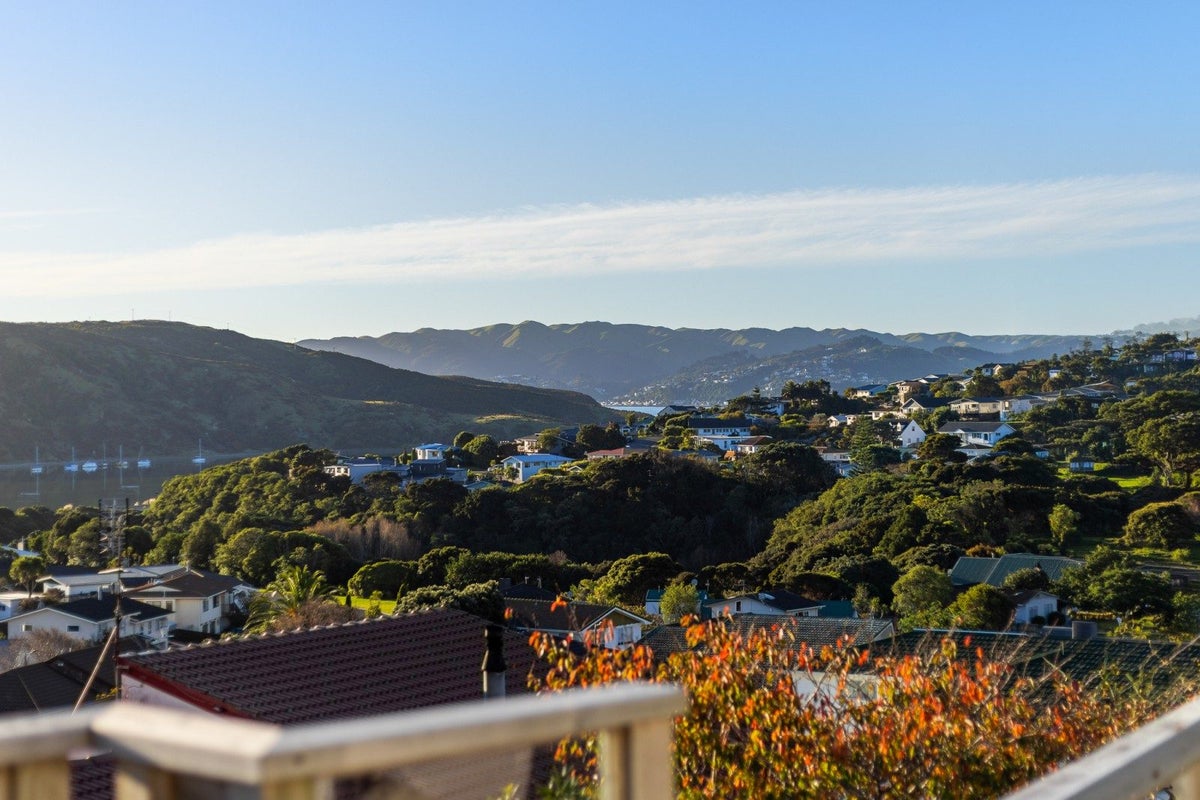 10 Kinloch Place, Papakowhai, Porirua - Carousel 27