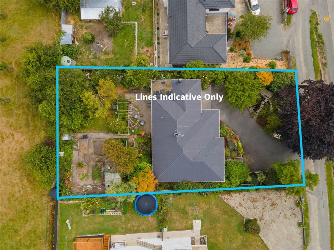42 Maudes Road, Deborah - Carousel 19