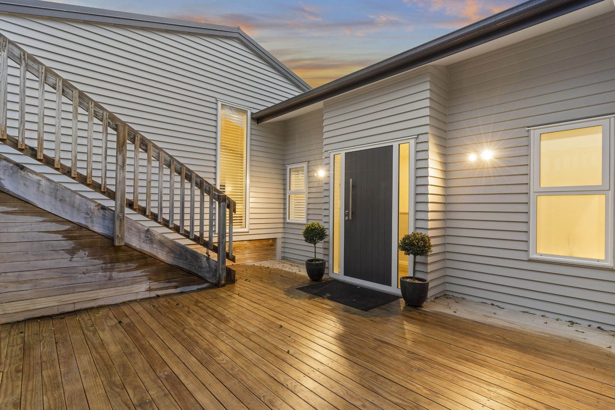 35B Taurus Crescent, Beach Haven, Auckland - Carousel 1
