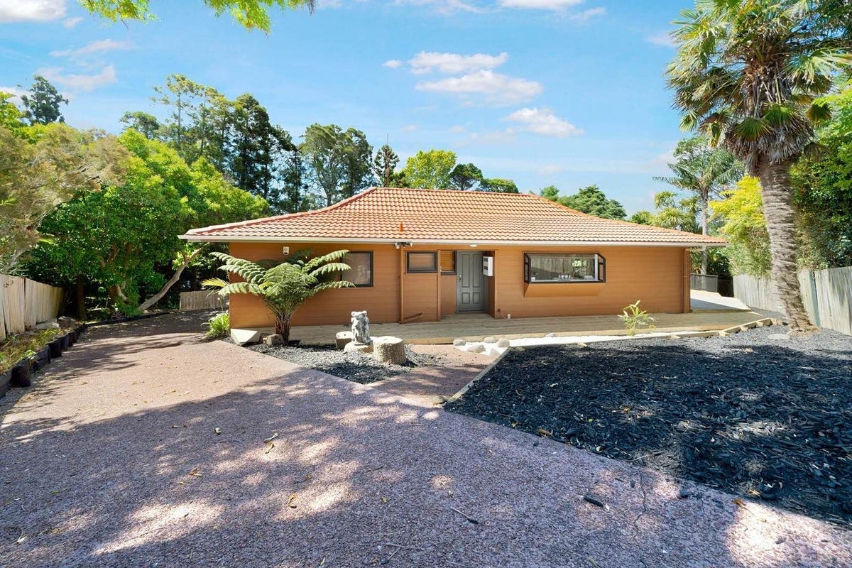 19 Clearview Heights, Ranui, Auckland - Carousel 1