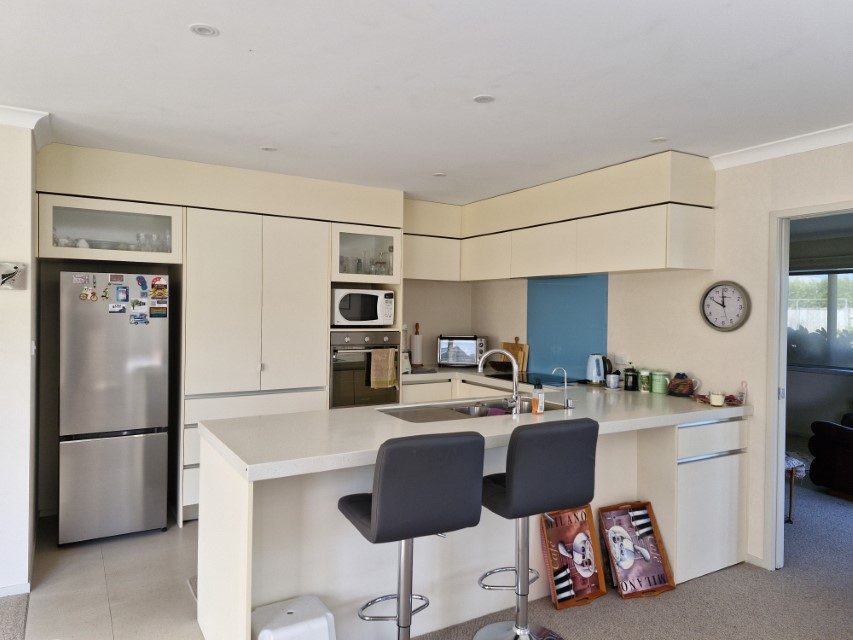 12 Wentworth Lane, Waiwhakaiho, New Plymouth - Carousel 2