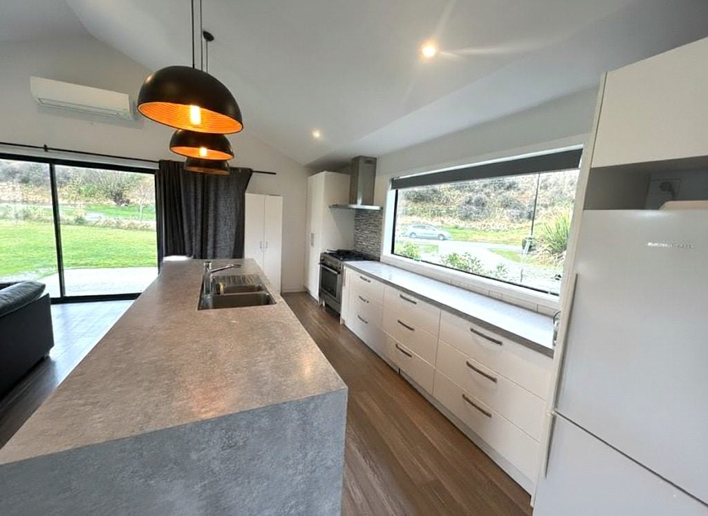 42 Toni's Terrace, Lower Shotover, Queenstown - Carousel 2