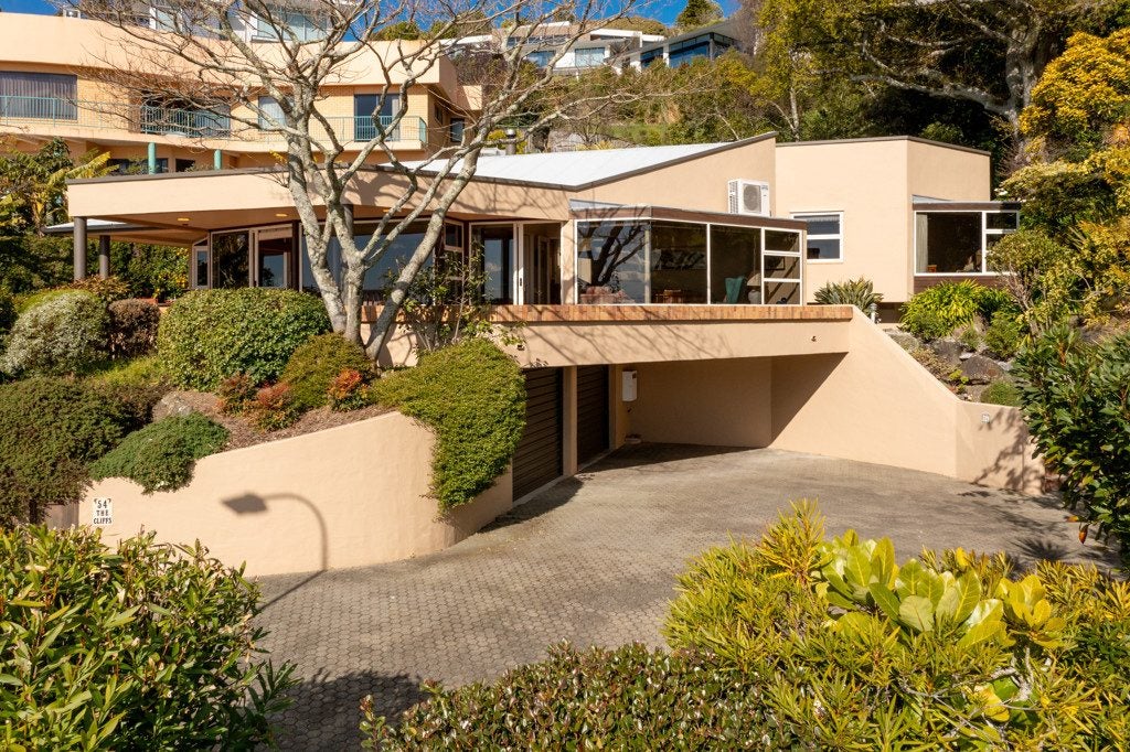 54 The Cliffs, Britannia Heights, Nelson - Carousel 2