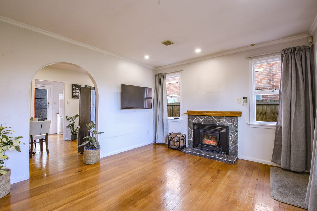 2/28 Bunyan Street, Waltham, Christchurch - Carousel 1