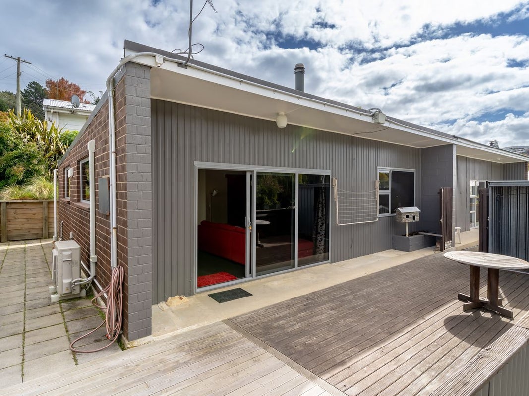 186B Kaikorai Valley Road, Bradford, Dunedin - Carousel 1
